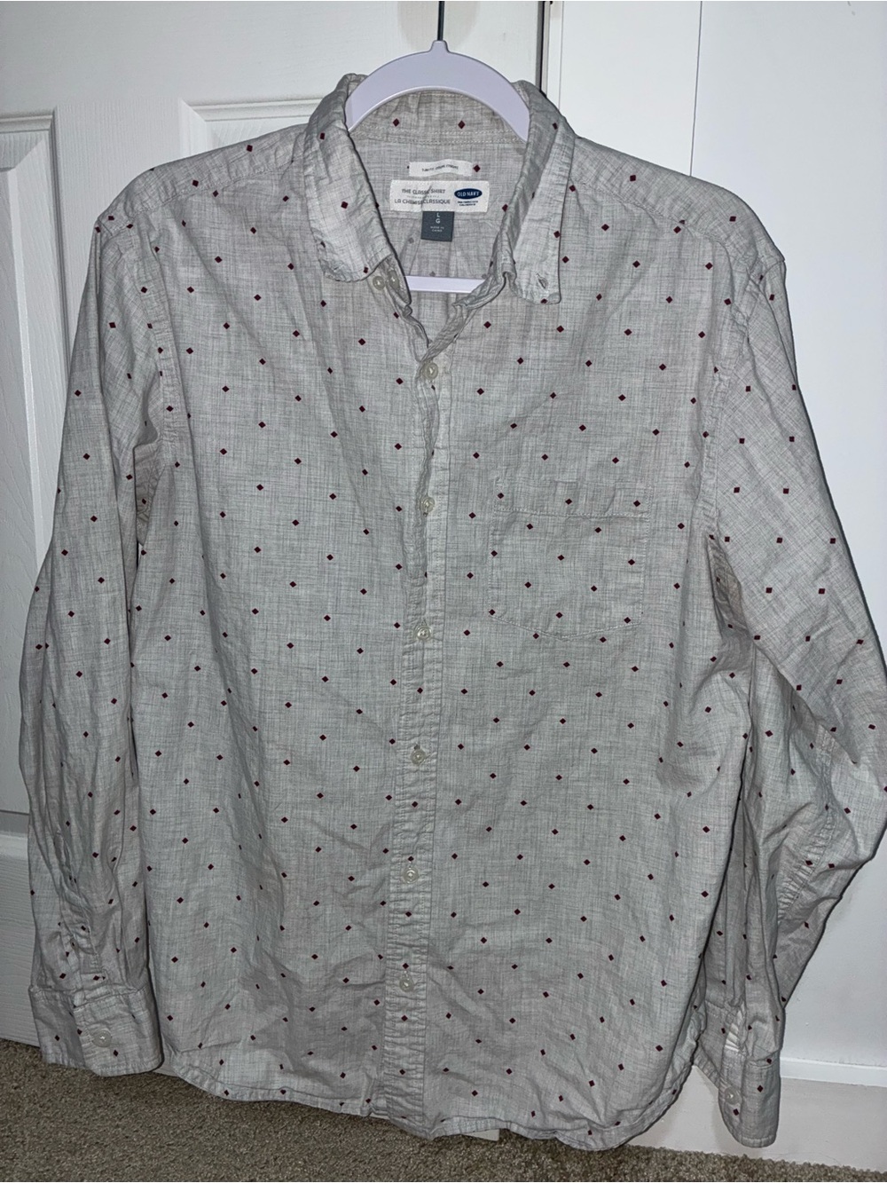 Old Navy Men's Light Gray Button-Down Shirt with Small Red Diamond Print
